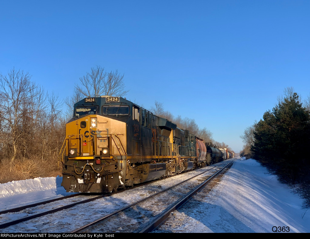 CSX 3424 on Q363 